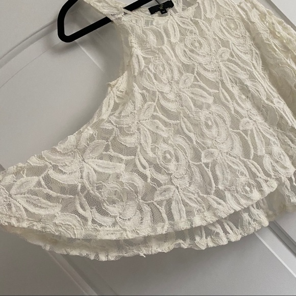 Floral lace tank - Picture 2 of 7